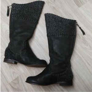 Corral Boot size 7  - Corral leather Boot Low heel Back Zip Inlay design